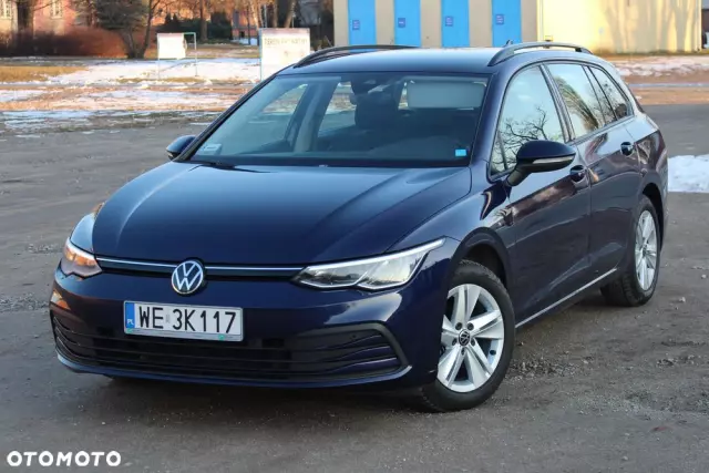 VOLKSWAGEN Golf VIII 1.0 TSI Life