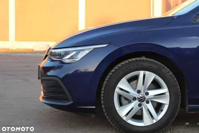 VOLKSWAGEN Golf VIII 1.0 TSI Life