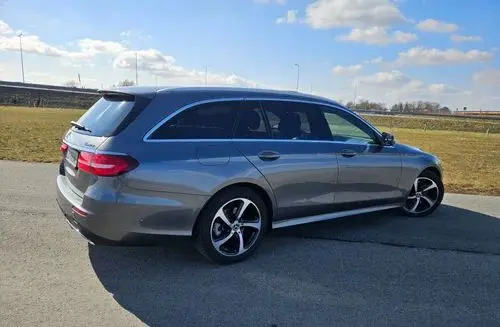 MERCEDES-BENZ Klasa E 