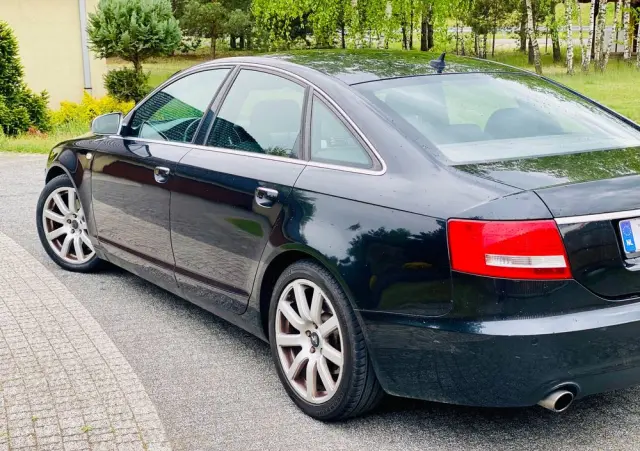 AUDI A6 Limousine 