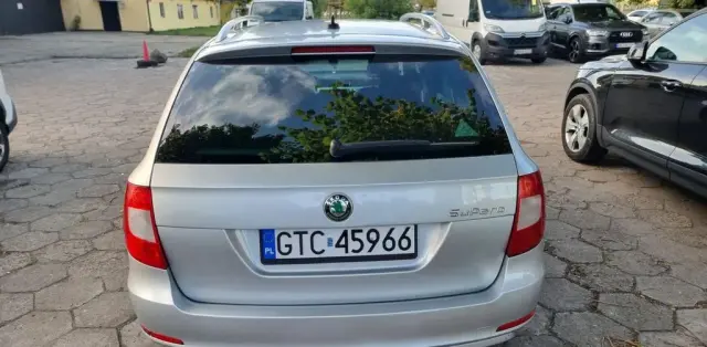 SKODA Superb 