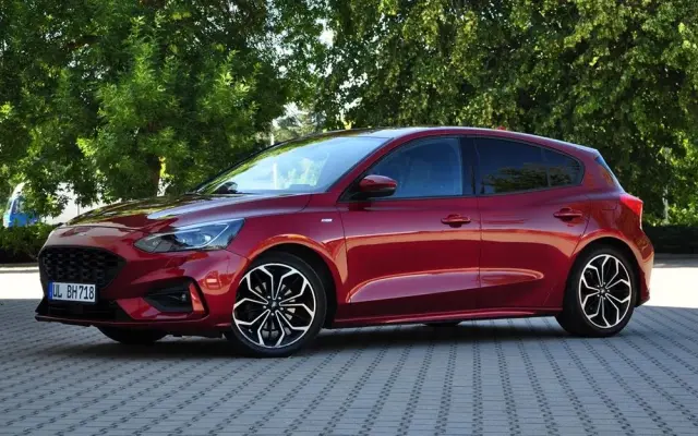 FORD Focus Turnier 1.5 EcoBoost Start-Stopp-System ST-LINE