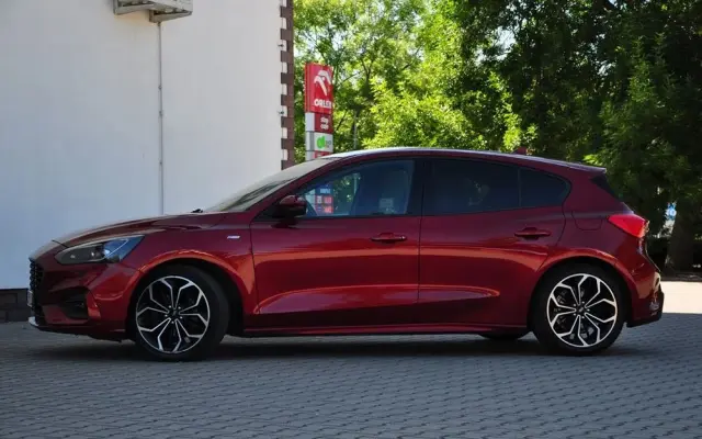FORD Focus Turnier 1.5 EcoBoost Start-Stopp-System ST-LINE