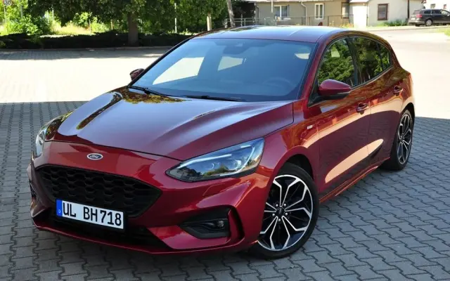 FORD Focus Turnier 1.5 EcoBoost Start-Stopp-System ST-LINE