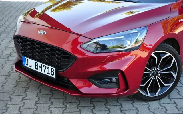 FORD Focus Turnier 1.5 EcoBoost Start-Stopp-System ST-LINE