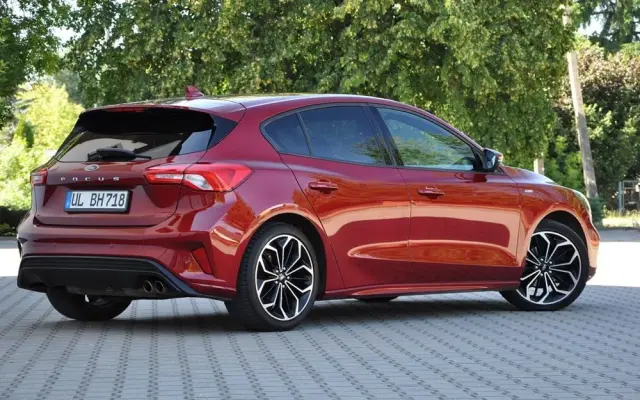 FORD Focus Turnier 1.5 EcoBoost Start-Stopp-System ST-LINE