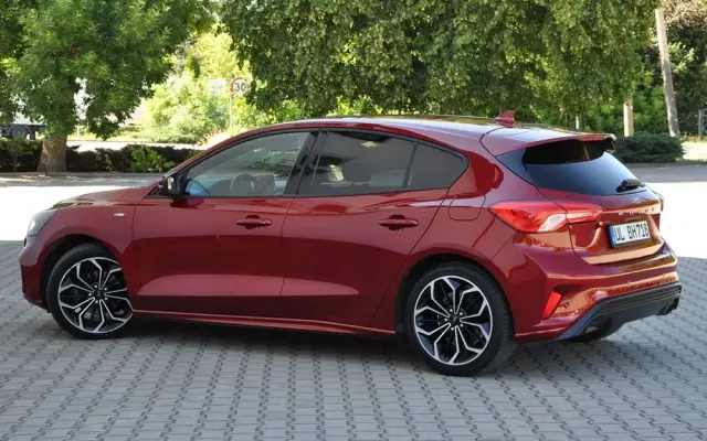 FORD Focus Turnier 1.5 EcoBoost Start-Stopp-System ST-LINE