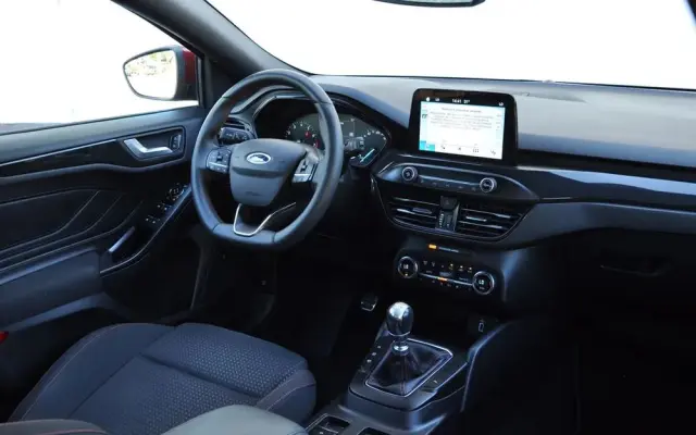 FORD Focus Turnier 1.5 EcoBoost Start-Stopp-System ST-LINE