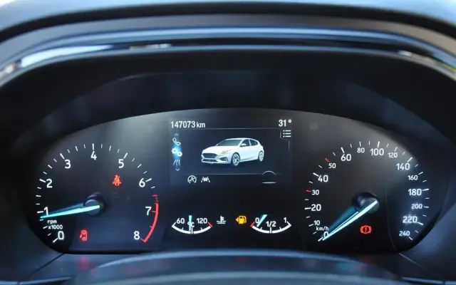 FORD Focus Turnier 1.5 EcoBoost Start-Stopp-System ST-LINE