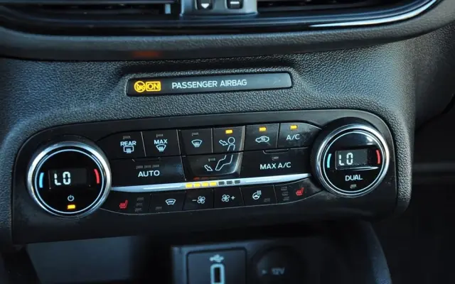 FORD Focus Turnier 1.5 EcoBoost Start-Stopp-System ST-LINE