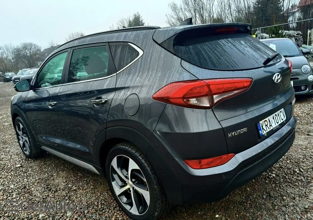 HYUNDAI Tucson 