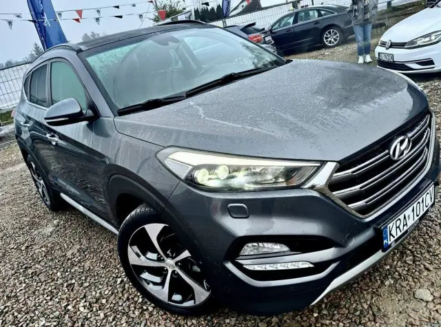 HYUNDAI Tucson 