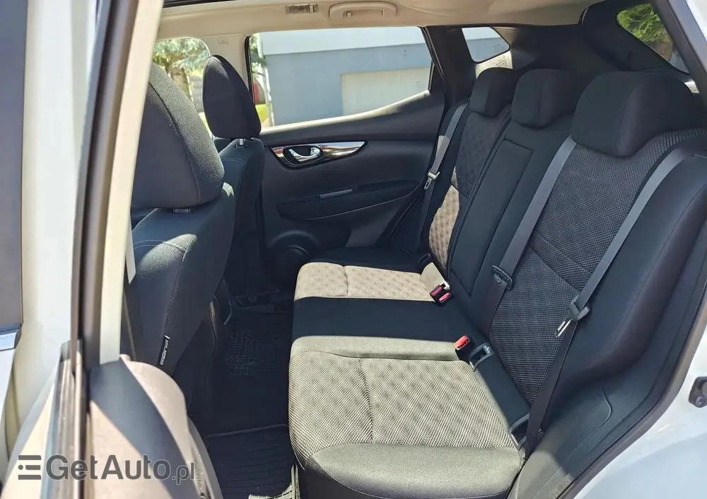 NISSAN Qashqai 1.5 dCi N-Connecta