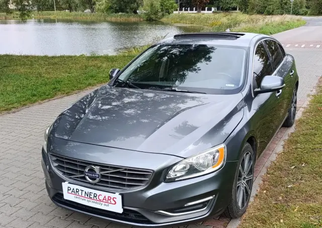 VOLVO S60 T5 Powershift Momentum