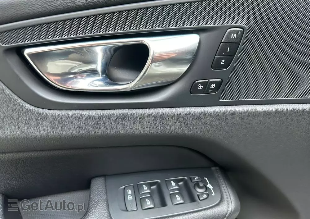 VOLVO XC 60 D4 SCR AWD Inscription