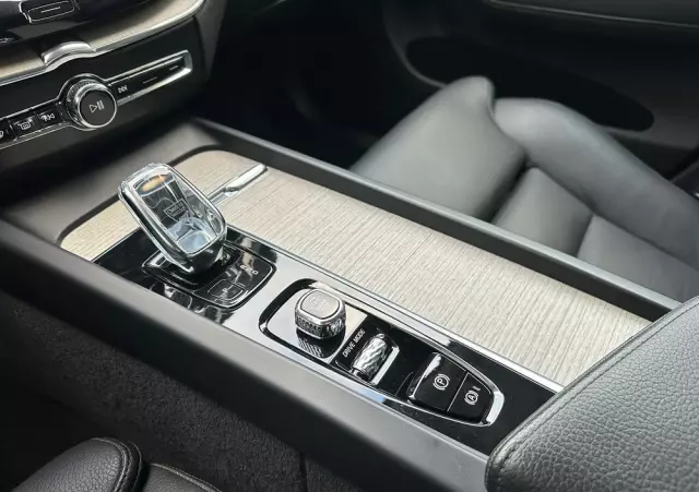 VOLVO XC 60 D4 SCR AWD Inscription