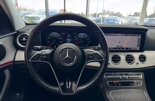 MERCEDES-BENZ Klasa E 