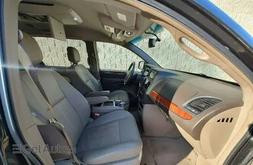 CHRYSLER Town & Country 
