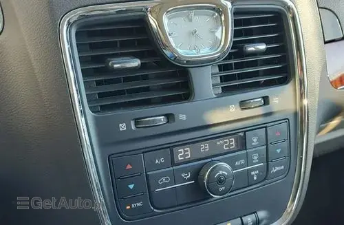 CHRYSLER Town & Country 