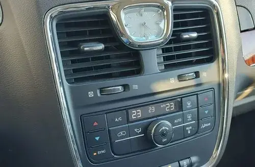 CHRYSLER Town & Country 