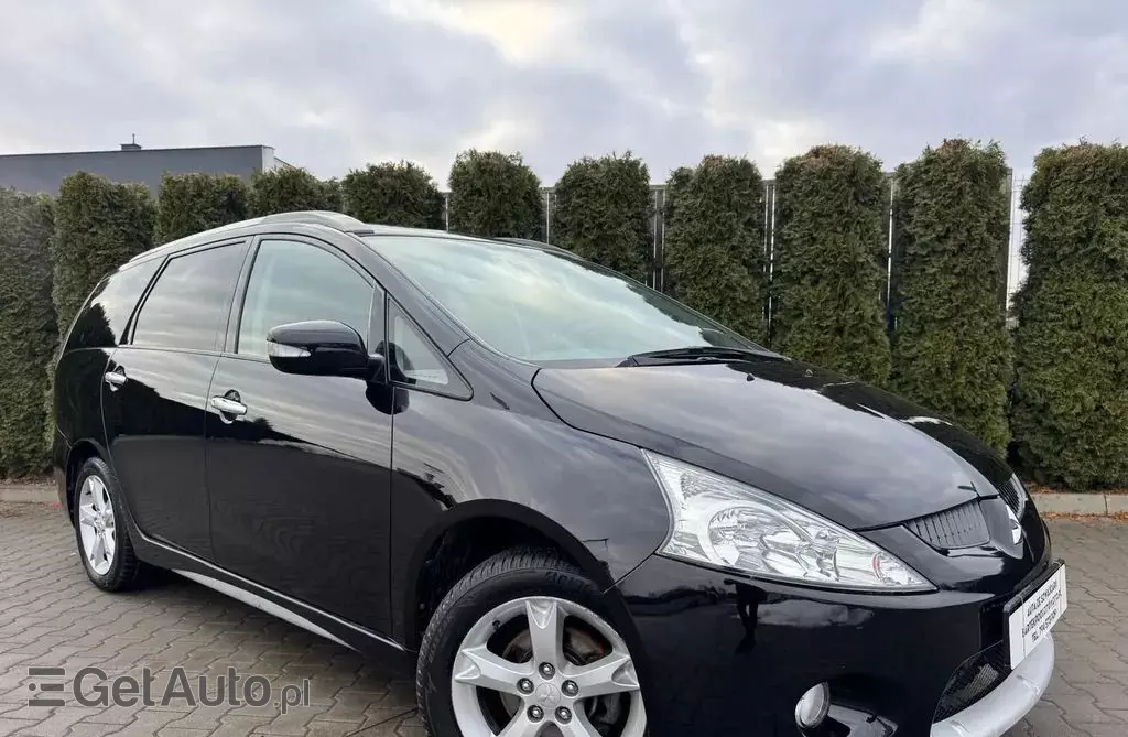 MITSUBISHI Grandis 