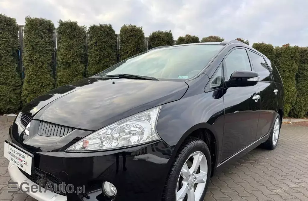 MITSUBISHI Grandis 