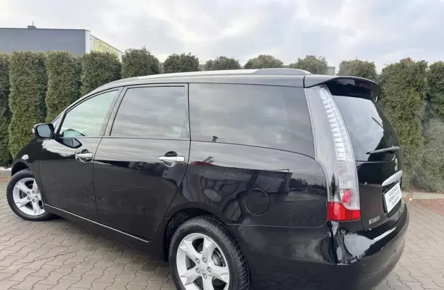 MITSUBISHI Grandis 