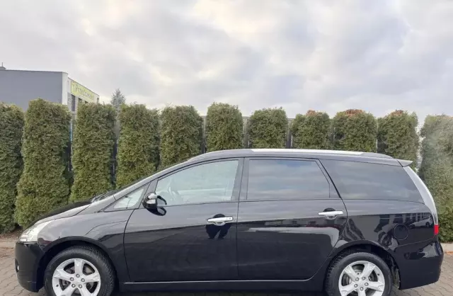MITSUBISHI Grandis 