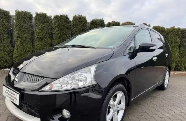 MITSUBISHI Grandis 