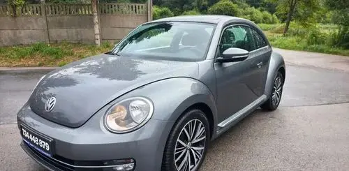 VOLKSWAGEN Beetle 
