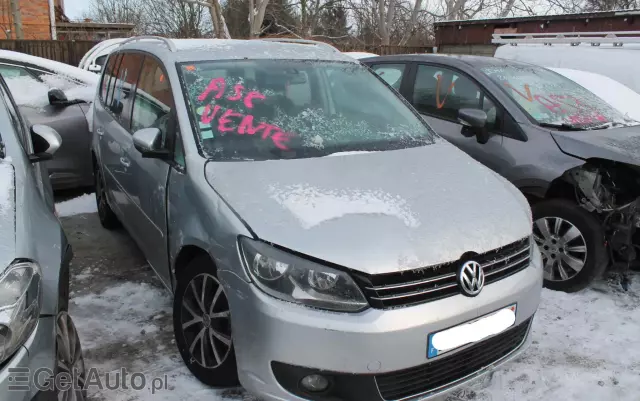 VOLKSWAGEN Touran 