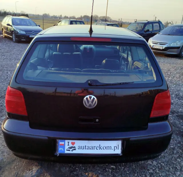 VOLKSWAGEN Polo 