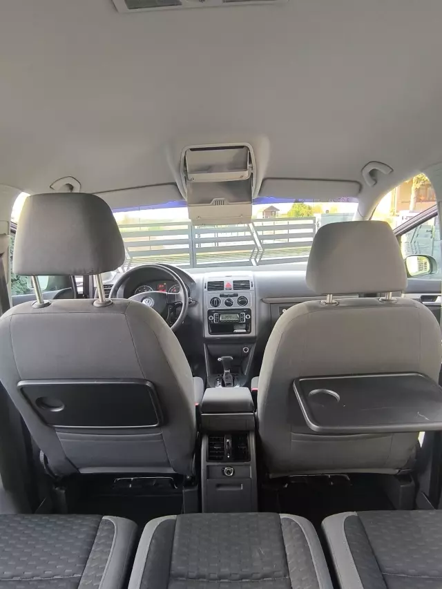 VOLKSWAGEN Touran 