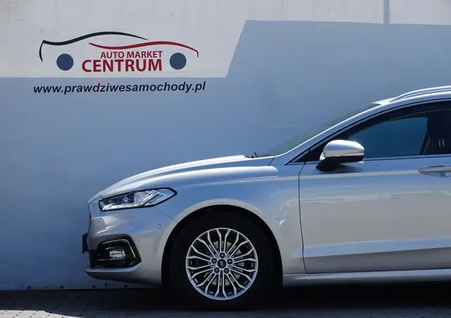 FORD Mondeo 2.0 Hybrid Titanium