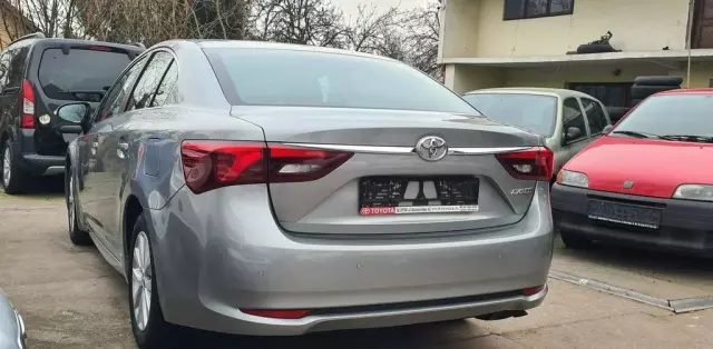 TOYOTA Avensis 