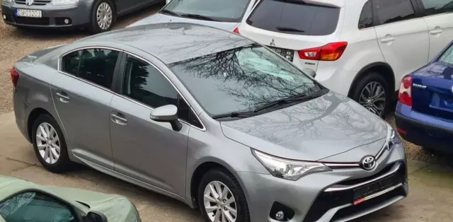 TOYOTA Avensis 
