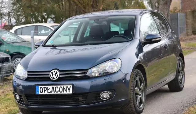 VOLKSWAGEN Golf 