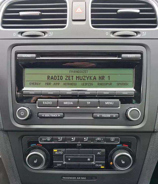 VOLKSWAGEN Golf 