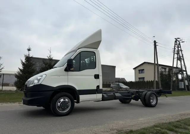 IVECO 35C15 * 3.0 / 150KM * Rama do zabudowy * Rozstaw osi: 4.1m * Koła bliźniacze * 