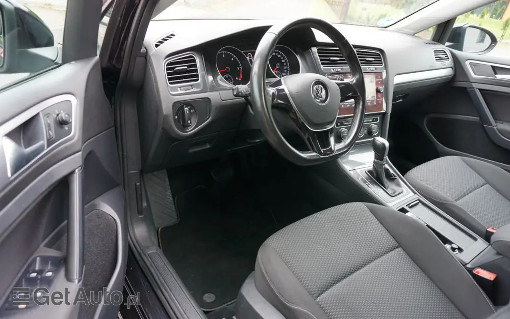 VOLKSWAGEN Golf Variant 1.6 TDI SCR DSG Comfortline