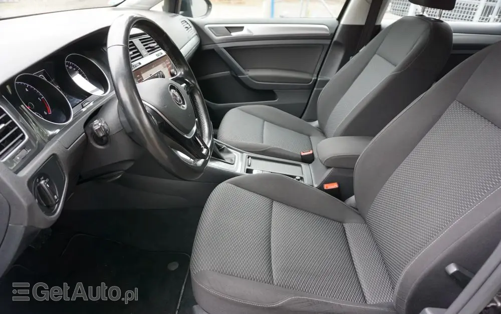 VOLKSWAGEN Golf Variant 1.6 TDI SCR DSG Comfortline