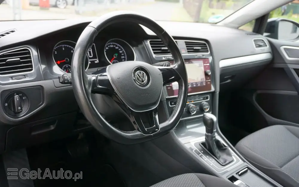 VOLKSWAGEN Golf Variant 1.6 TDI SCR DSG Comfortline