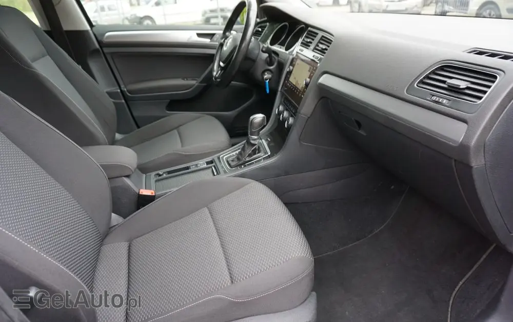 VOLKSWAGEN Golf Variant 1.6 TDI SCR DSG Comfortline