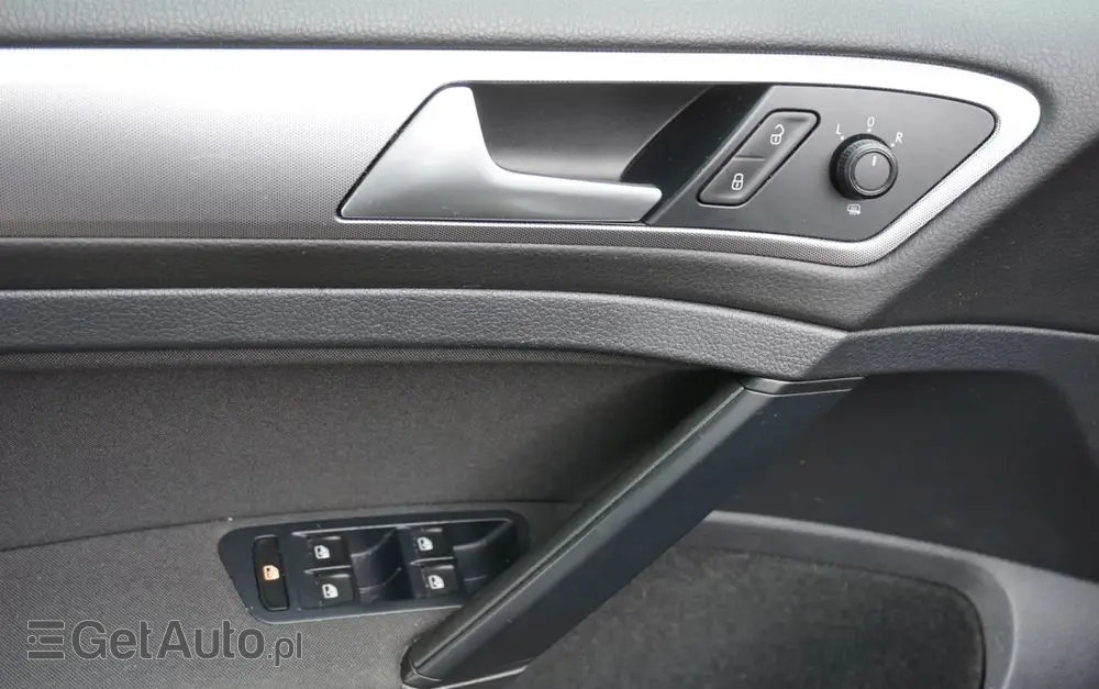 VOLKSWAGEN Golf Variant 1.6 TDI SCR DSG Comfortline
