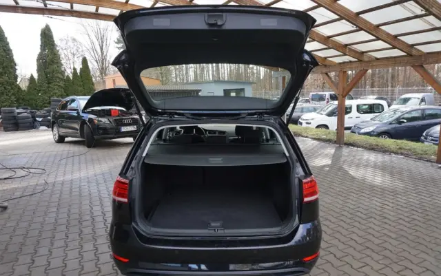 VOLKSWAGEN Golf Variant 1.6 TDI SCR DSG Comfortline