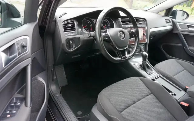 VOLKSWAGEN Golf Variant 1.6 TDI SCR DSG Comfortline
