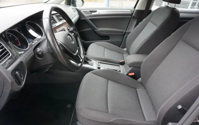 VOLKSWAGEN Golf Variant 1.6 TDI SCR DSG Comfortline