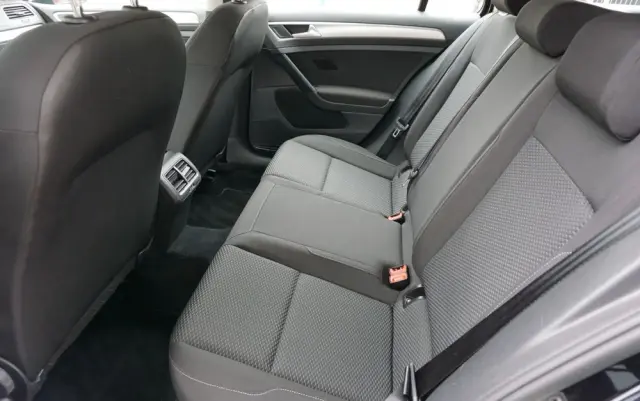 VOLKSWAGEN Golf Variant 1.6 TDI SCR DSG Comfortline