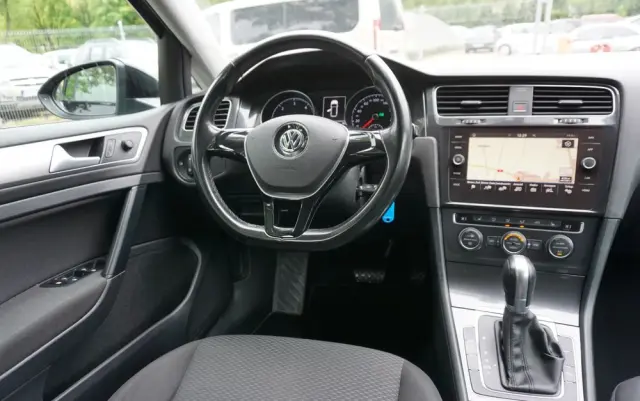 VOLKSWAGEN Golf Variant 1.6 TDI SCR DSG Comfortline