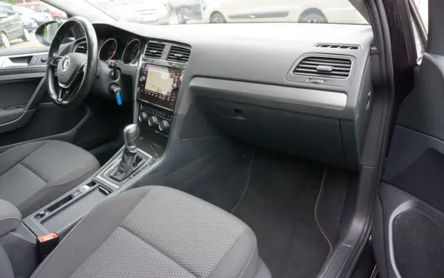 VOLKSWAGEN Golf Variant 1.6 TDI SCR DSG Comfortline